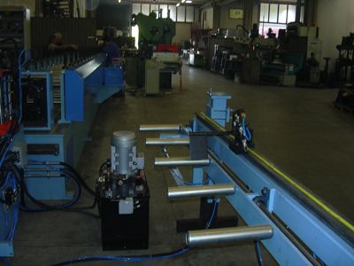 Automatic unloading bench for roll forming line for up right profiles for Industrial shelving  Egypt 2007